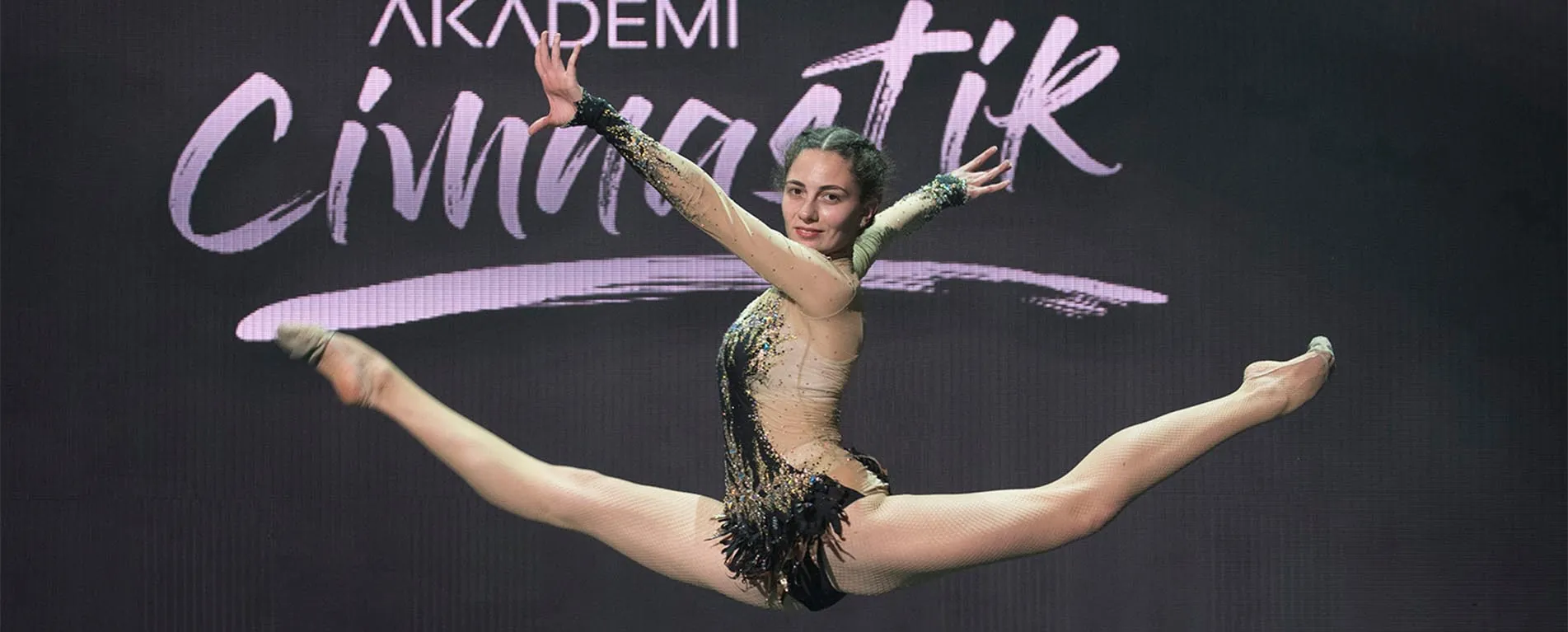 Ataşehir okulu gösterisinden bir sahne