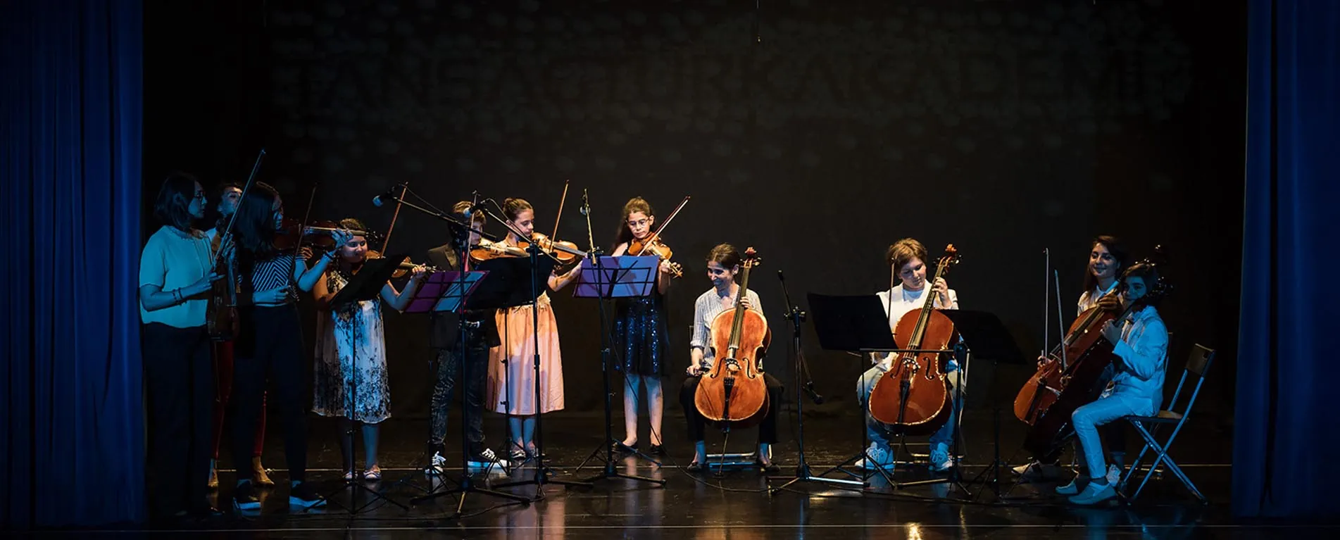 Bağdat Caddesi okulu gösterisinden bir sahne