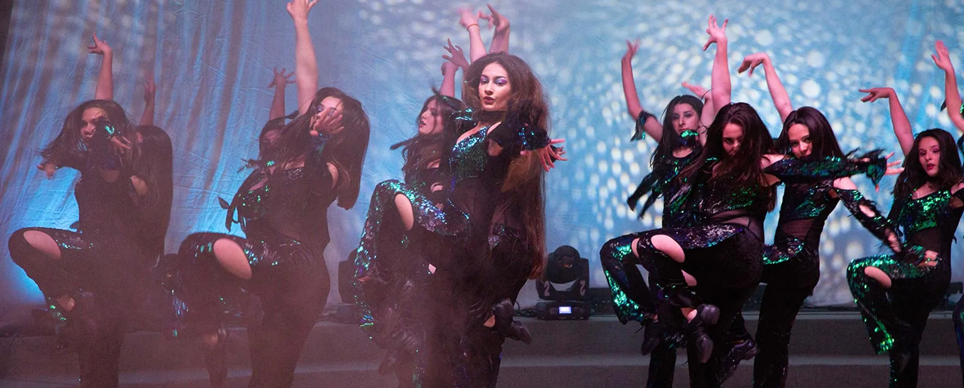 Trabzon okulu gösterisinden bir sahne